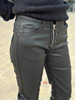 Charger l&#39;image dans la galerie, Pantalon simili cuir MAX Noir
