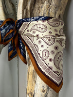 Charger l'image dans la galerie, Foulard 40
