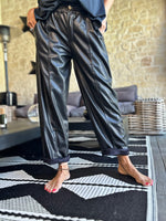 Charger l'image dans la galerie, Pantalon similicuir TIMO Noir
