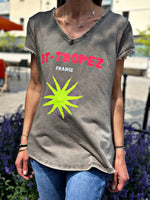 Charger l&#39;image dans la galerie, Tee shirt ST-TROPEZ Choco effet délavé
