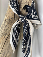Charger l'image dans la galerie, Foulard 25
