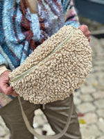 Charger l&#39;image dans la galerie, Sac banane bouclette MILA Camel clair
