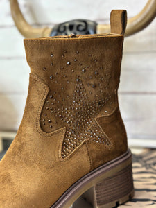 Boots KLARA Camel