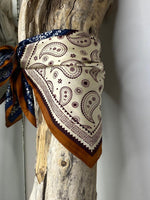Charger l'image dans la galerie, Foulard 40
