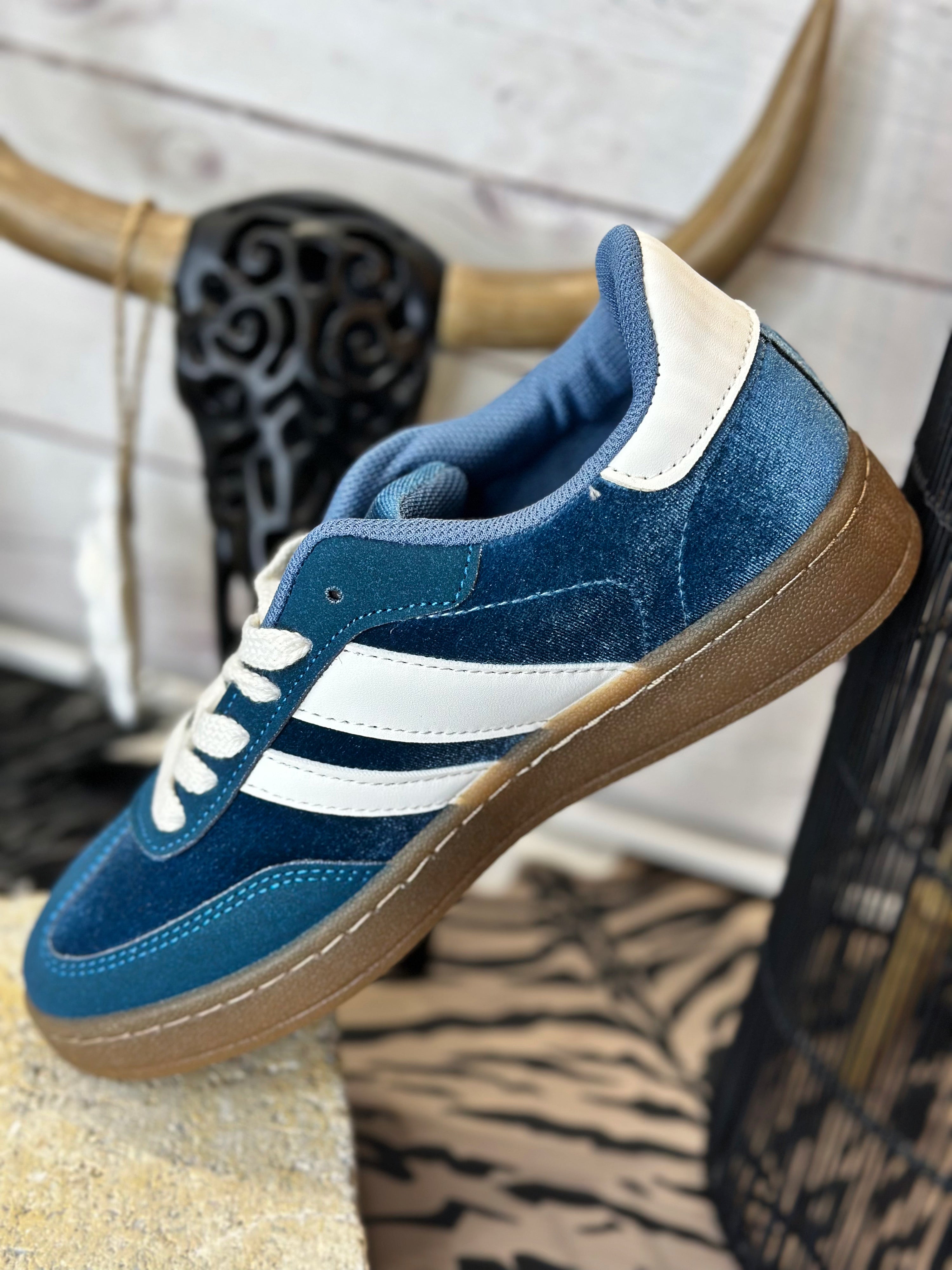 Baskets Bleu