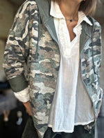 Charger l'image dans la galerie, Gilet à capuche ZACK Camouflage
