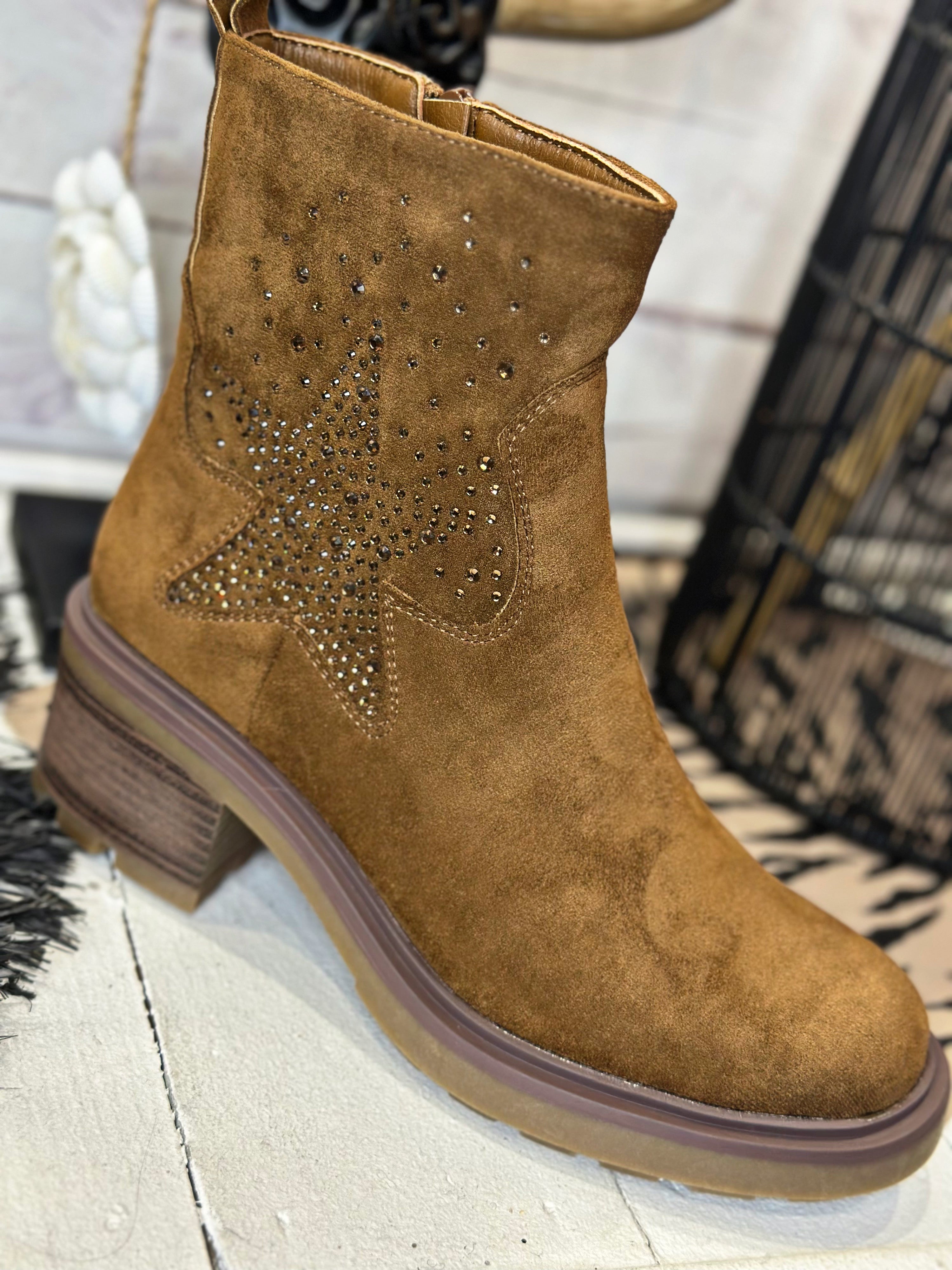 Boots KLARA Camel