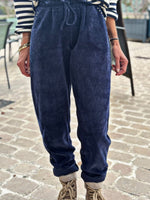 Charger l'image dans la galerie, Pantalon velours cotelé souple LEON Marine
