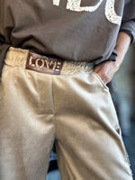 Charger l'image dans la galerie, Pantalon LOVE Beige
