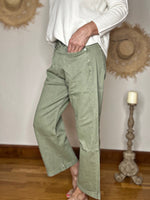 Charger l'image dans la galerie, Pantalon PASCAL Kaki (Modèle ZOE chez Place du Jour)
