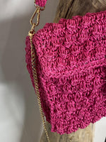 Charger l'image dans la galerie, Sac paille Fuchsia rabat chaîne - ZYRA
