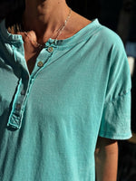 Charger l&#39;image dans la galerie, Tee shirt SMILE Turquoise effet délavé
